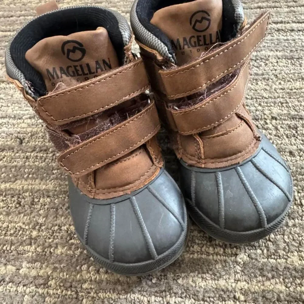 Toddler Duck boots, Magellan Waterproof Outdoor Brown Boots Size 6